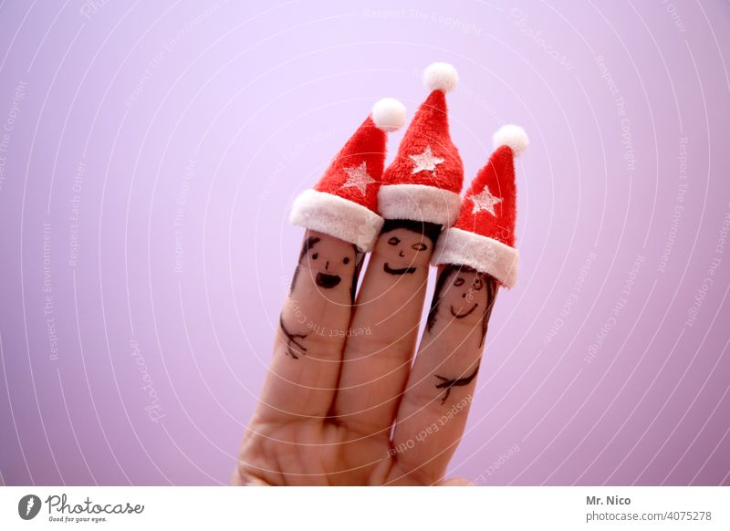 Finger Friendship Christmas & Advent Fingers Hand Santa Claus hat Brash Stick figure Thimble Funny Joy Finger puppet Finger game Children's game Idea Creativity