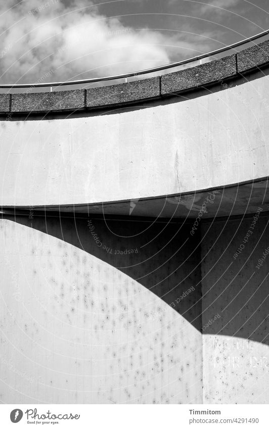 nice corner Concrete Concrete wall Corner Shadow round Stone handrail Metal Architecture Building Structures and shapes Gray Deserted Sky Clouds
