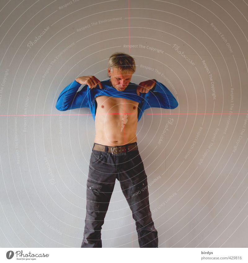 Man with free upper body notices a crosshair of lashlines on his heart Masculine Adults 1 Human being 30 - 45 years 45 - 60 years Stand Sadness Exceptional