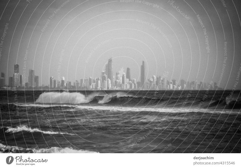 The city by the sea. Big waves all year round, and in the background Surfers Paradise with its skyscrapers. seascape Water Nature Sky coast Ocean pretty