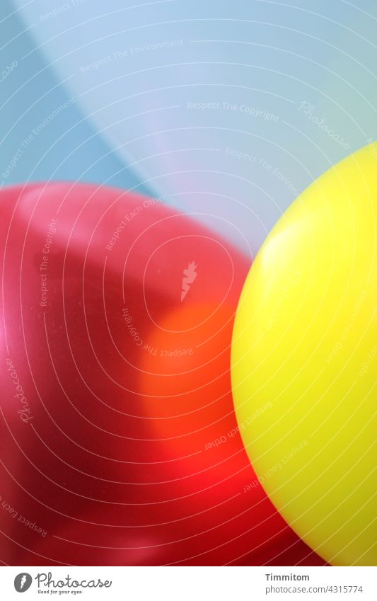 Balloons, close together colors Forms and structures Colour photo Detail Yellow Red Blue
