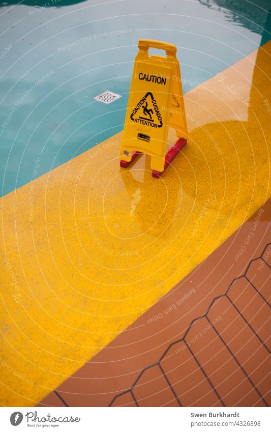Caution sign on slippery ground Warning sign deposit Deck Cruise Rain esteem Signage Signs and labeling Clue Deserted Warning label Safety Characters Yellow
