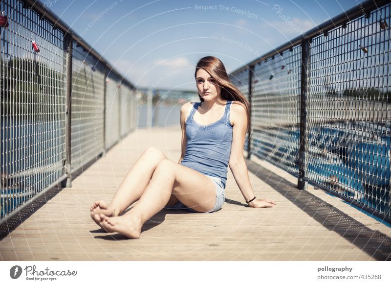 the last summerdays Human being Feminine Young woman Youth (Young adults) Woman Adults Life Body 1 18 - 30 years Nature Summer Beautiful weather Lakeside Pond