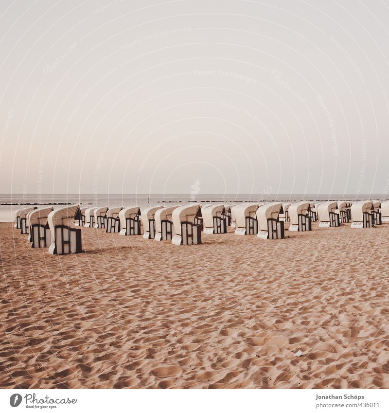 Beach Cordbarmee I Environment Landscape Esthetic Pattern Many Beach chair Walk on the beach Sky Right Crowd of people Red Expressionless Deserted Empty Middle