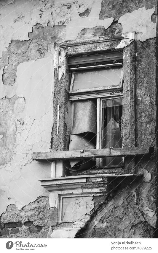 In the middle of a colourful city - Tristesse Town urban Old building Demolition house Facade Building Architecture House (Residential Structure) Window