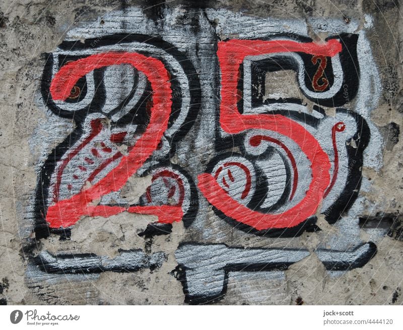 Club number 25 Wall (barrier) Digits and numbers Graffiti Painted Bordered Weathered House number Street art Detail Creativity Subculture 2525 Style Berlin