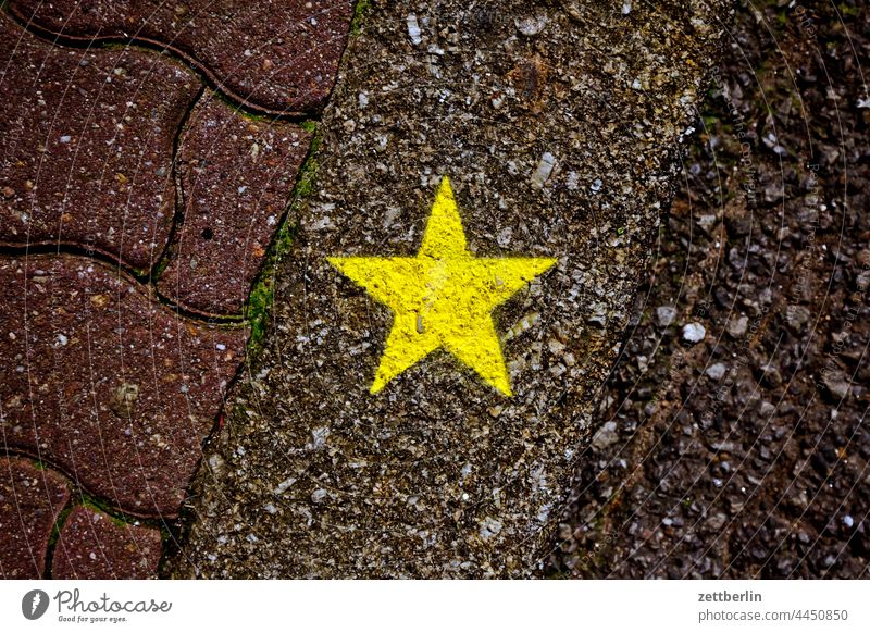 yellow star Evening Old town Architecture Dark Alley Historic Cobblestones Night Town city centre Sidewalk Stars Yellow Graffito tagg Screen printing Sign
