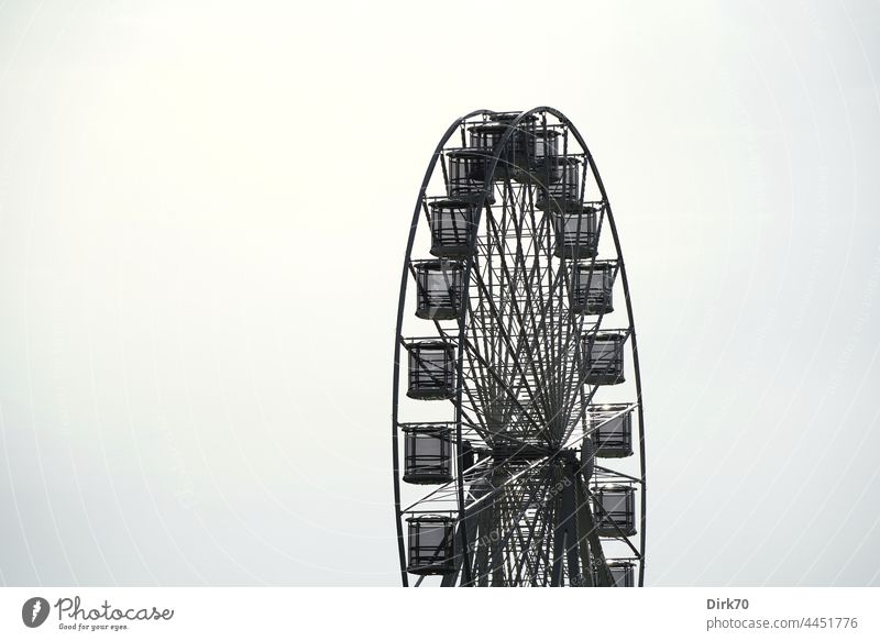 Ferris wheel in Lucija, Slovenia hustle and bustle Empty Round spoke wheel Fairs & Carnivals Tall Sky Joy Leisure and hobbies Infancy Rotate Theme-park rides