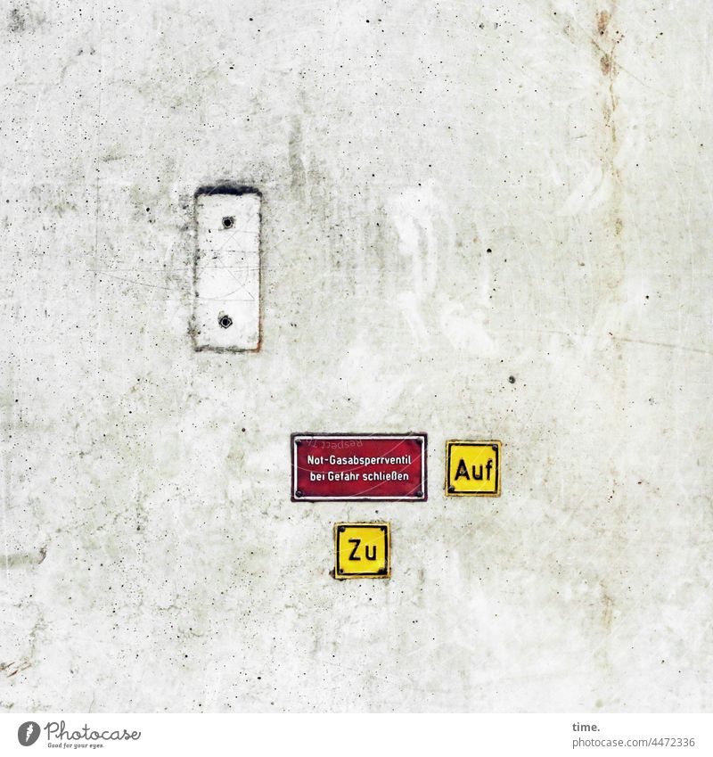 signs | unemployed safety advice lost places Wall (building) Wall (barrier) Yellow Red Trashy Old functionless Safety Protection security of supply Hollow