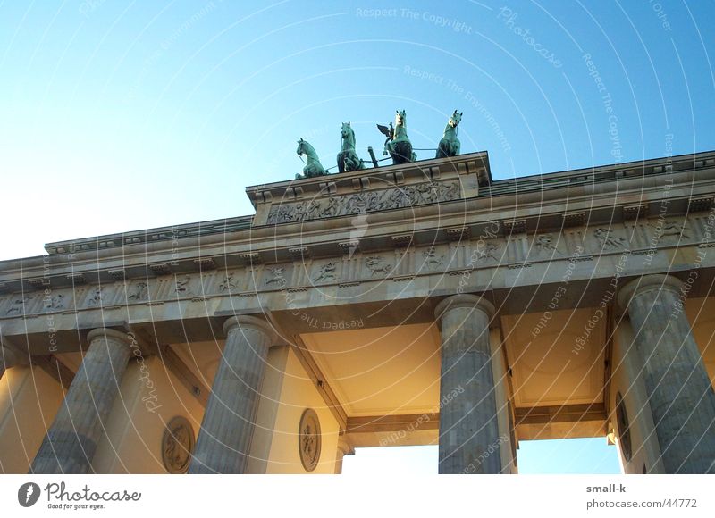 Brandenburg Gate Sunbeam Light Historic Reunification Berlin Lamp Sky Architecture