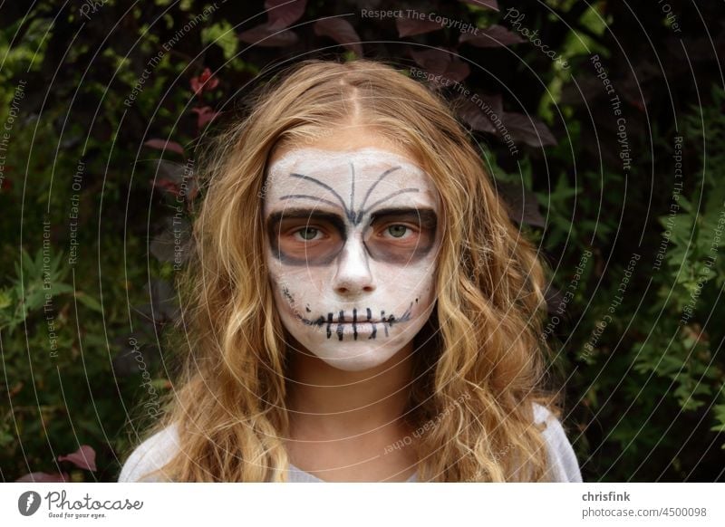 Face made up creepy Helloween carnival Carnival Ritual need dead Death Make-up Wearing makeup portrait Hallowe'en Creepy Fear Mask