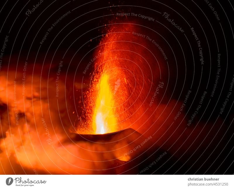Volcanic eruption on La Palma - Cumbre vieja Volcano volcanic eruption erruption ash Smoke Gases Fire Nature Natural catastrophe mountains crater la palma spain