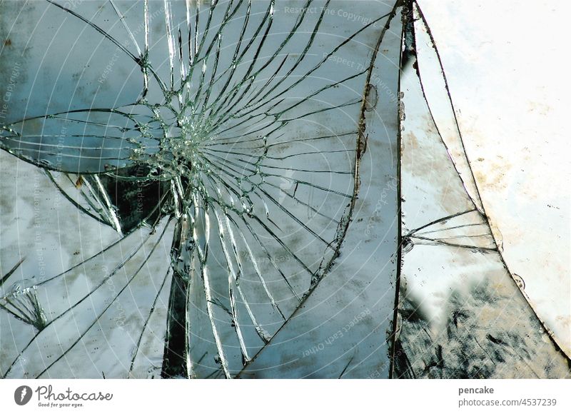 teakettle | splinter Glass Splinter Splinter of glass Broken Rear view mirror Shard Vandalism Destruction Damage Insurance Detail Crack & Rip & Tear