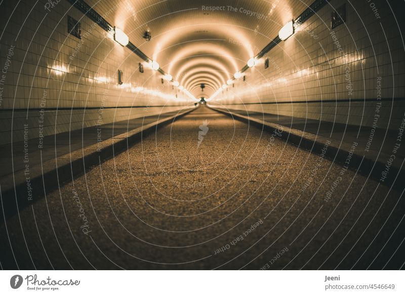 Goal oriented forward *700* pull Suction Tunnel Tunnel vision Right ahead Line Escape Central perspective Light Vanishing point Lighting Symmetry Deserted