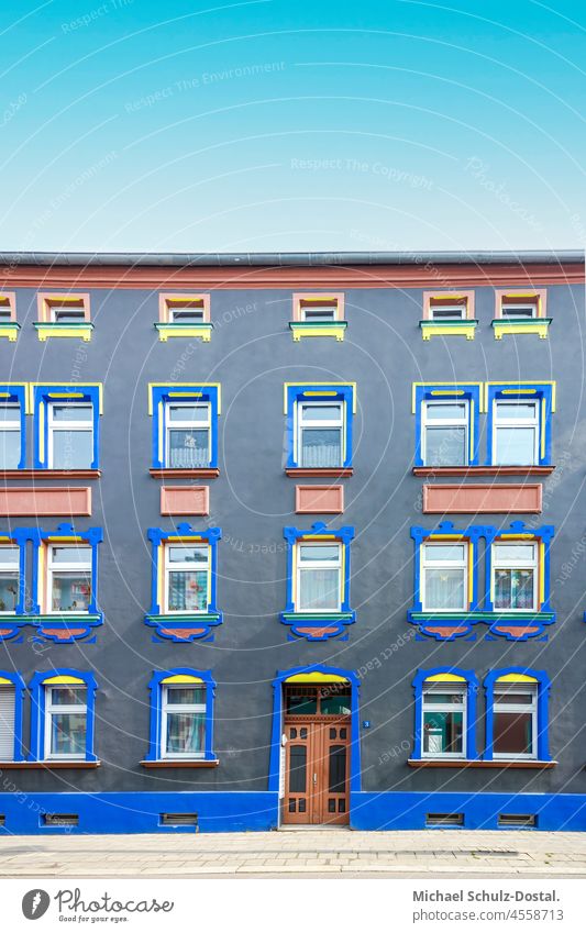 Black and colorful tenement house of Magdeburg modernism Build Magdeburg Modernity new shape otto judge Architecture Geometry Colour Manmade structures pastel