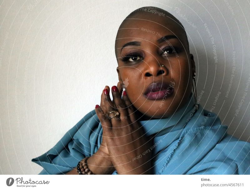 Gené - Woman with scarf Looking Focus on look at Covered hands Piercing stop portrait feminine Feminine Rag