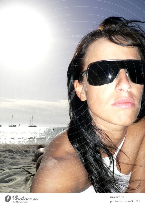 Summertime01 Beach Bikini Sunglasses Majorca Ocean Portrait photograph Woman