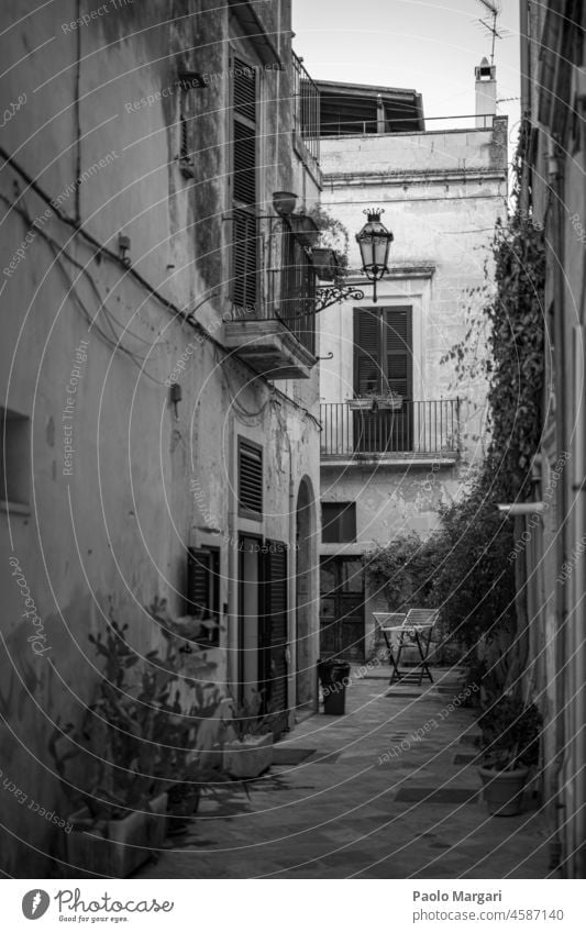 Narrow alley in the ancient city center of Lecce, Salento, Apulia, Italy paolo margari paolomargari lecce salento puglia italia italie italian italien italiano