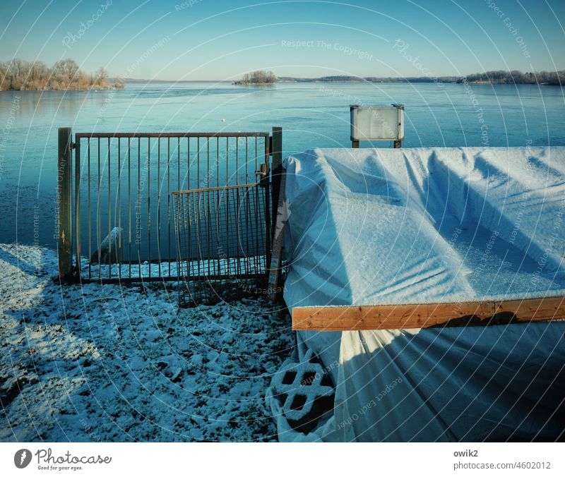 time-out Water Blue Sky Horizon Nature Outdoors background Winter Lakeside Morning Fresh naturally Cold Frost Ice Environment Colour photo Exterior shot