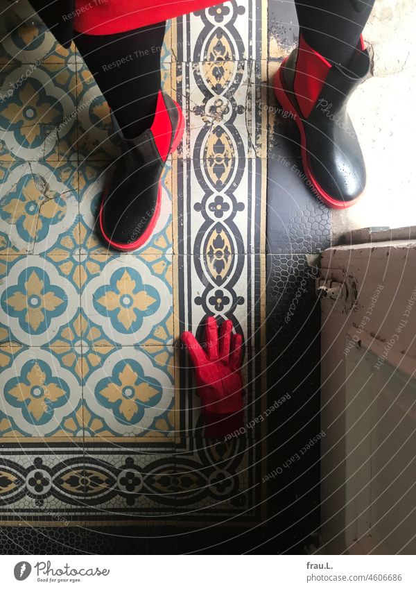 Coming home glove Boots Footwear Legs Fashion Woman Stand Skirt Red Black tiles front door Staircase (Hallway) Clothing Feet floor tiles