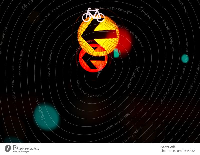 Signal for bicycle lights red, yellow and green Traffic light Bicycle traffic light Mobility Road sign Illuminate Pictogram Berlin Dark Design