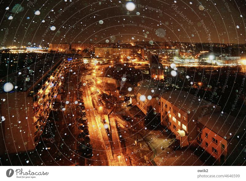 point by point Snowfall Winter Snowflake Flash photo Panorama (View) Bird's-eye view Low-key Light (Natural Phenomenon) Artificial light Night Copy Space top