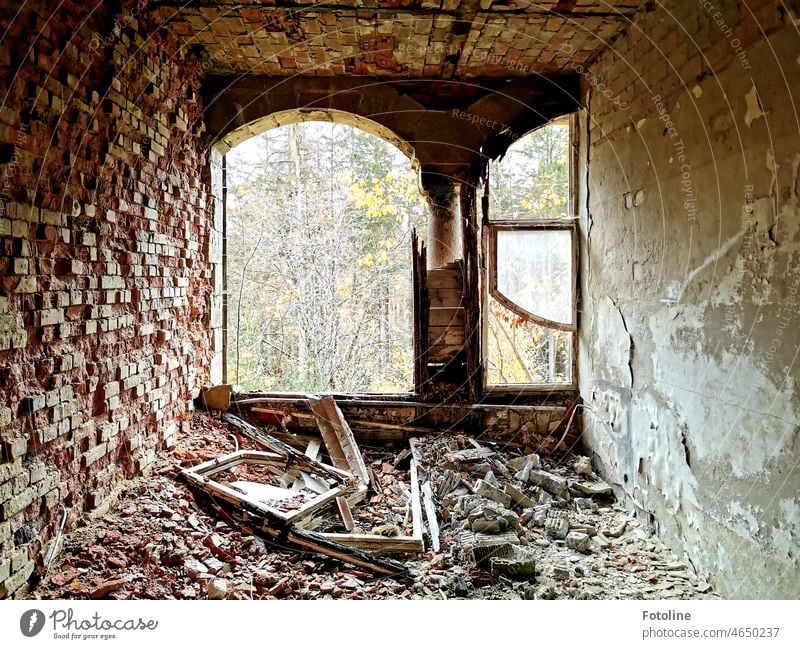 Somewhat in need of renovation. There is probably nothing left to save in this lost place. lost places Broken Old Transience Change Derelict Ravages of time