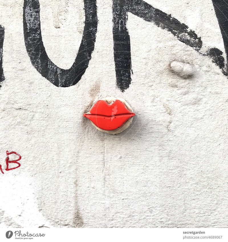 Art on the building (II) Pout Wall (building) White Red Humor Colour photo Lips Exterior shot Woman Feminine Kissing Mouth Close-up Rendered facade Plaster