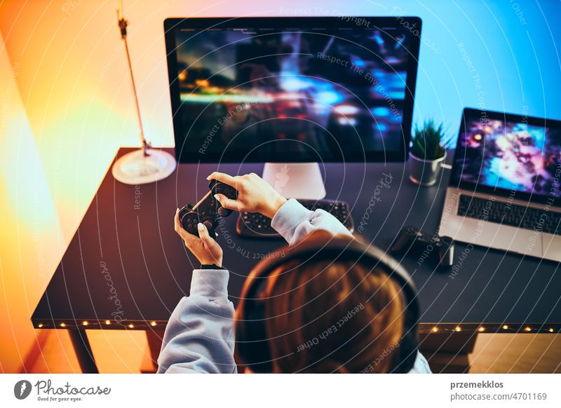 Online gaming Stock Photos, Royalty Free Online gaming Images