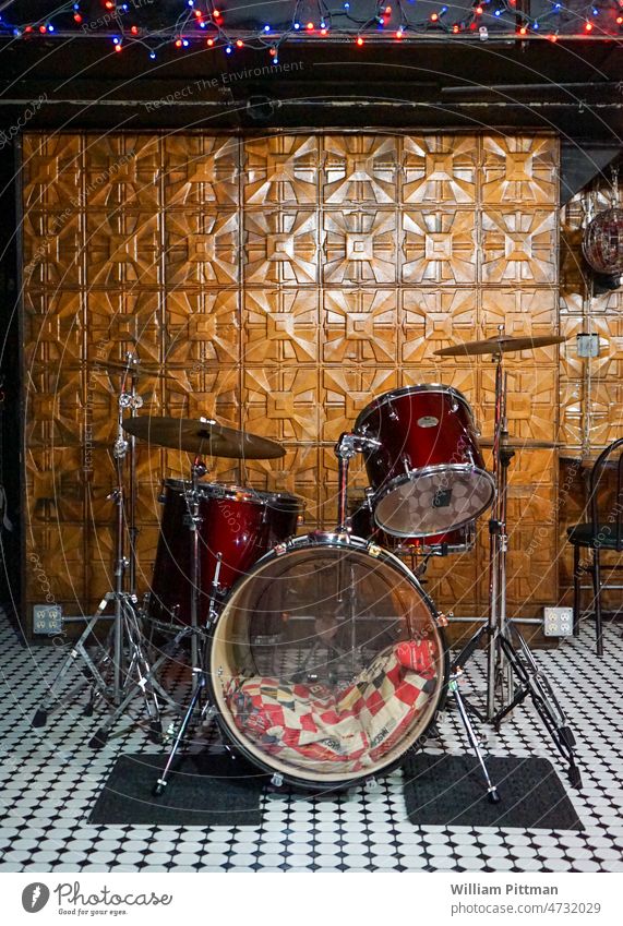 drums Drumstick Music tool Rhythm Drum set Musical instrument Stage Interior shot Beat Folklore Bar
