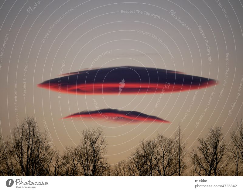 Lenticularis cloud at sunset altocumulus lenticularis Clouds Sunset Meteorology Weather Sky Twilight Lens UFO Symmetry bonnet Hat Mushroom Red dawn Dusk Evening