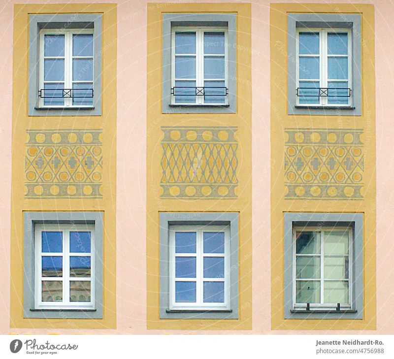 Facade and windows Window Window pane Ornament facade design Lattice window reflection House (Residential Structure) house facade Building facade Architecture