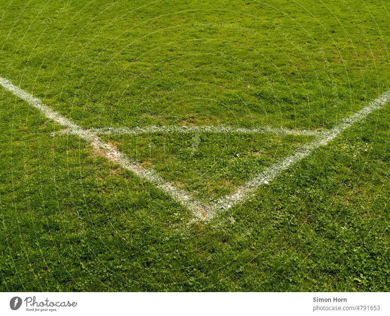 corner Corner At right angles Lawn Structures and shapes Foot ball Line Sports Grass Football pitch Sporting grounds Leisure and hobbies Meeting point Corners