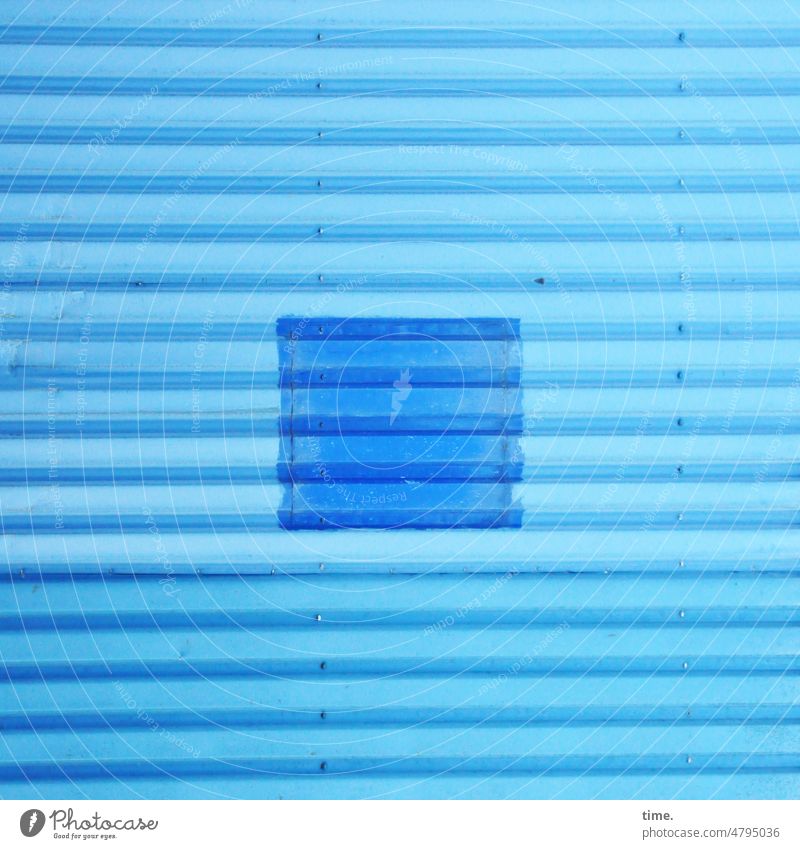 4eyes | blau in blau in Blech Offset painted Canceled Painted Corrugated iron wall colored Colour Surface structure Pattern level correspondence lines Parallel