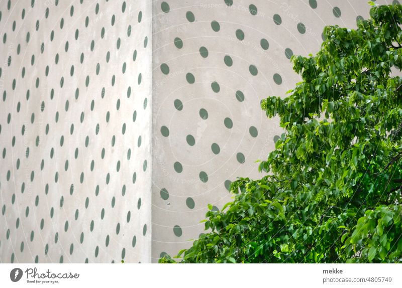 [hansa BER 2022] Concrete and tree green - Oscar Niemeyer Haus elevator tower - Spitzbein Architecture Modern architecture Manmade structures Esthetic Bauhaus