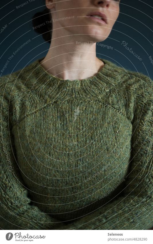 knitted in Wool Wool sweater Knit Knitted sweater Knitting pattern warm Soft Woman Warmth Colour photo Interior shot Handcrafts Leisure and hobbies Calm