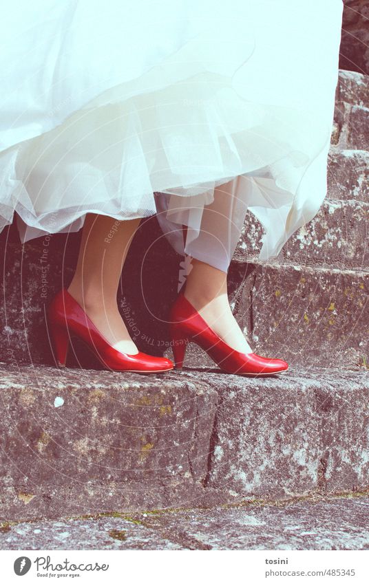 Red-White Style Wedding Woman Adults Feet 1 Human being Joy Happy Happiness Contentment Joie de vivre (Vitality) Footwear Wedding dress Contrast Stairs