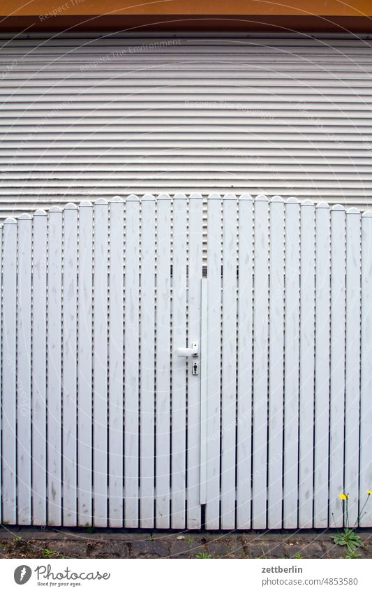 Gate before roller blind door Goal Entrance Access Venetian blinds Roller blind Garage door garage entrance double Safety Closed locked Fence lattice fence