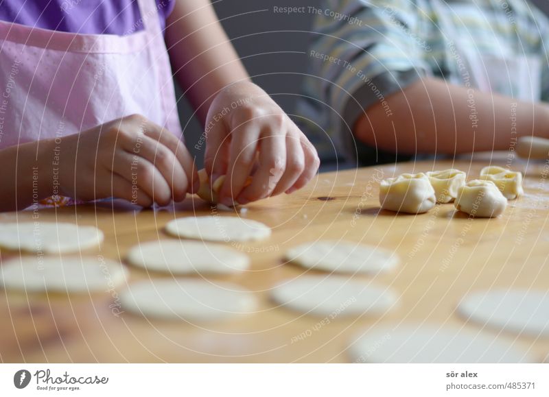 pelmeni Food Meat Dough Baked goods Tortellini Nutrition Lunch Dinner Child Hand Delicious Living or residing Parenting Together Russian Self-made