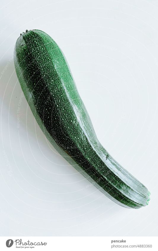 quereinsteiger Zucchini Gemüse vegan Garten Ernährung gesund grün vegetarisch lecker Kürbis Gurke frisch