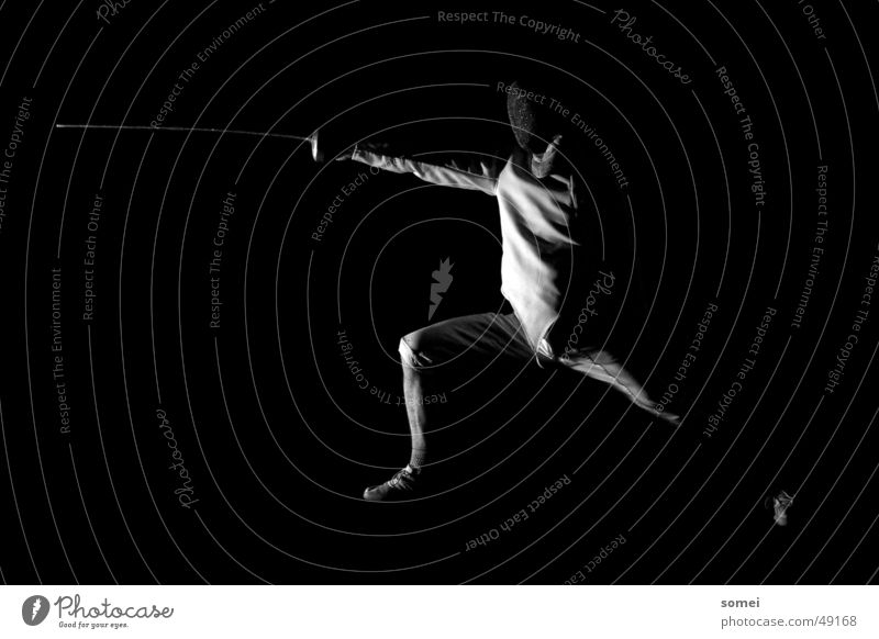 Lateral failure Fencing Dark Light Martial arts Fighter Protective clothing Weapon Sword Breakdown Sporting event Black & white photo Contrast Sports
