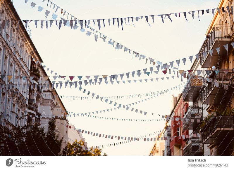 YOU ARE SO WONDERFUL BERLIN.... flag garlands variegated Berlin Feasts & Celebrations pennant chain Decoration Party Town