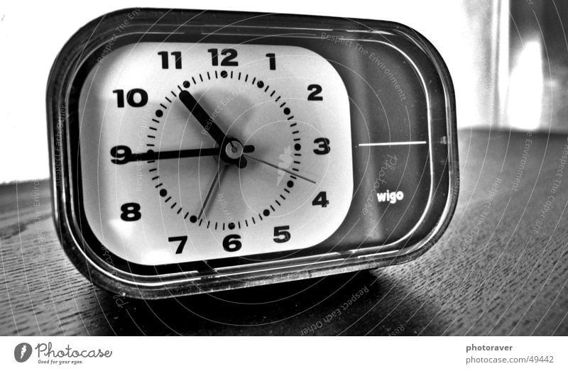 Retro Alarm Clock Alarm clock Old-school Time Black White Table wigo