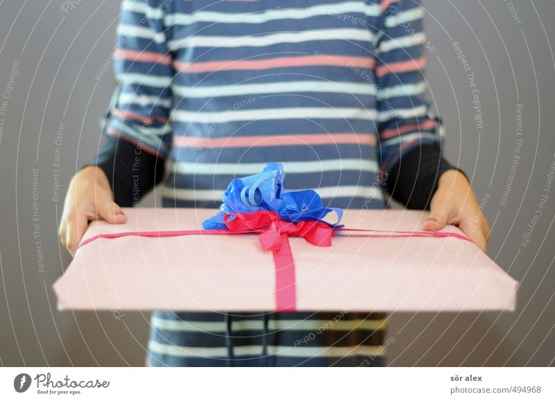 before unpacking Feasts & Celebrations Birthday Child Girl Infancy Upper body 1 Human being Dress Gift Gift wrapping Blue Red Joy Happy Anticipation Surprise