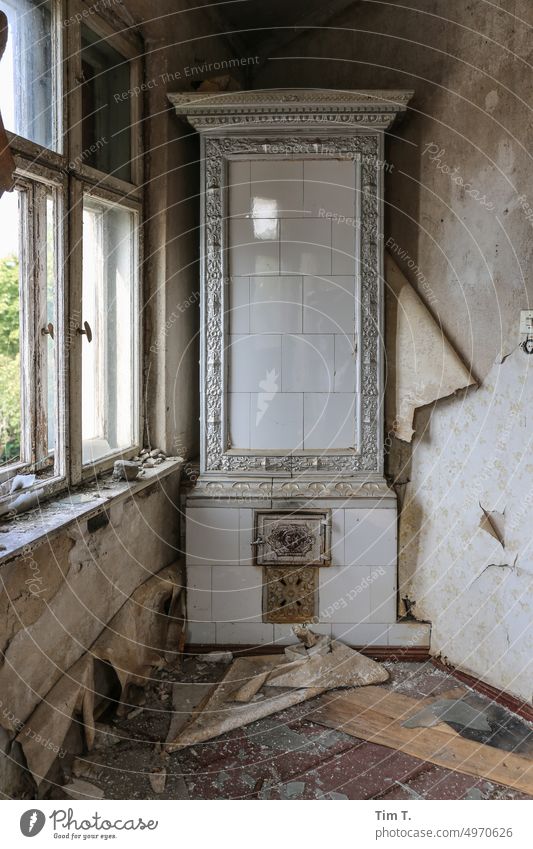 a beautiful old tiled stove in a ruin Tiled stove Ruin Interior shot Colour photo Architecture Deserted Old House (Residential Structure) Heating by stove