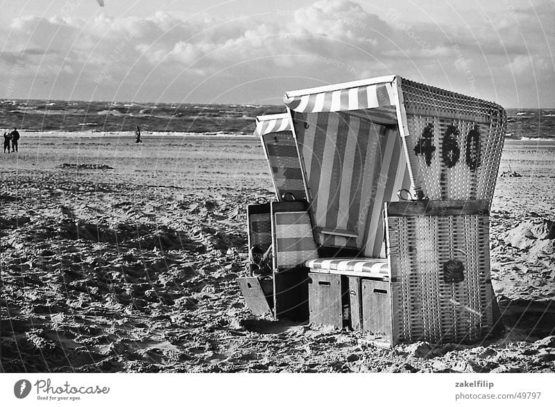 fresh breeze Beach Ocean Lake Clouds Basket Beach chair End of the season Stripe Loneliness Calm Vacation & Travel Wind Water Sand Sky North Sea