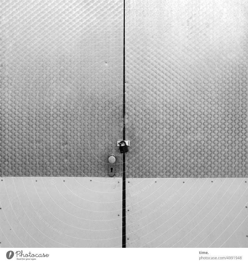Entrees (54) | Sesame, make haste ... door Goal Lock locked Safety Closed Metal Entrance Front door Structures and shapes door handle Door lock Door handle Old