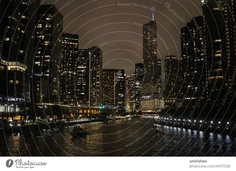 900 lights Chicago USA Illinois city Town Skyline Night Night shot Chicago River High-rise Downtown City urban Building Exterior shot cityscape Architecture