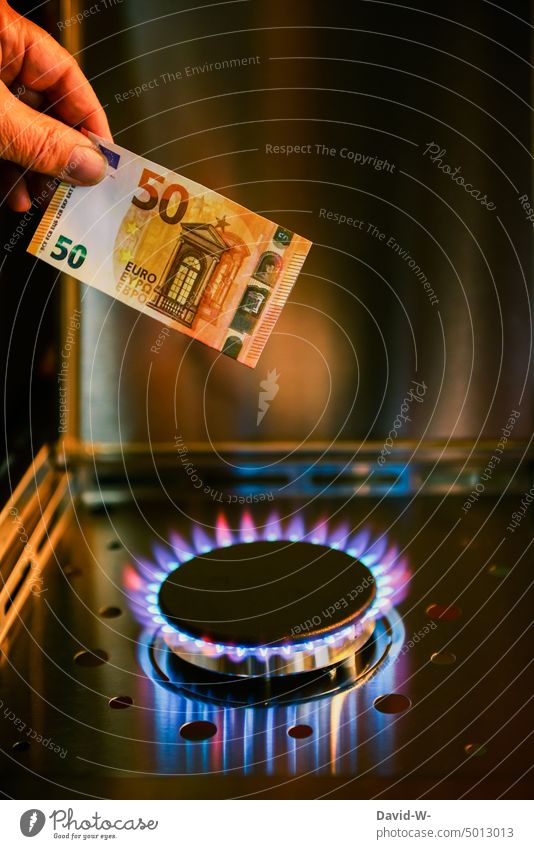 Gas becomes more expensive - burn money gas prices Expensive Money incinerate sb./sth. Gas stove Energy Invoice Heat Heating concept Euro Bank note symbol Save