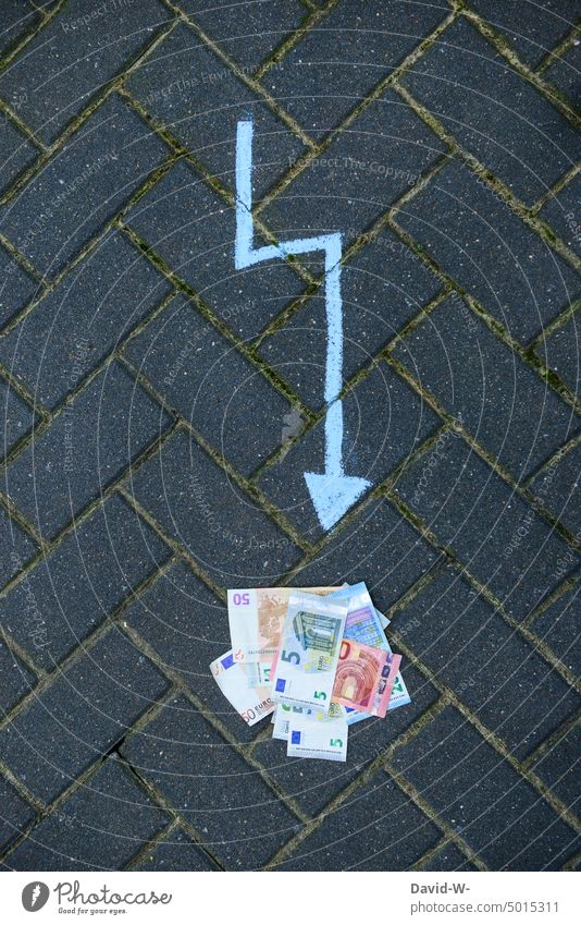 Arrow points to banknotes Money Bank note Luxury Save inflation Expensive price rise finance Euro Income Economy Loose change lightning bolt Financial Industry